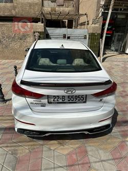 هیوندای ئەلەنترا